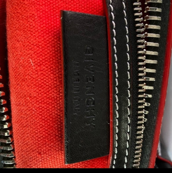 GIVENCHY Calfskin Bi-Color Topstitch Medium Antigona Black Red - Picture 2 of 9